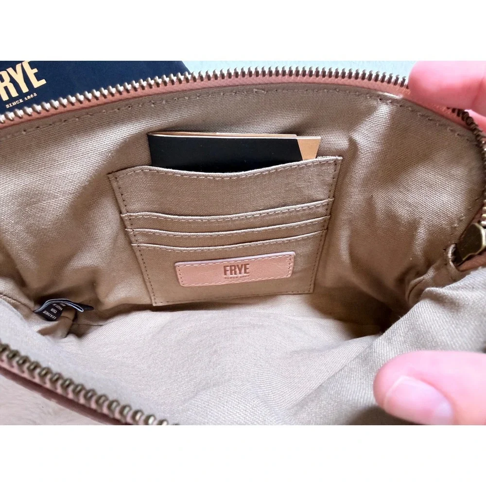 Frye Melissa Leather Crossbody Wristlet Clutch Tan Beige Bag with Dust Bag - Picture 5 of 9